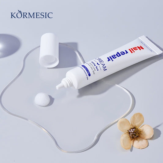 Give your nails the expert care they deserve with this professional quality KORMESIC repairing cream!